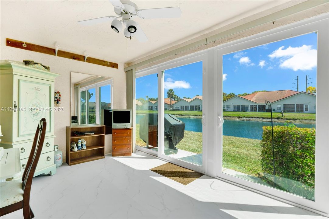 For Sale: $379,000 (2 beds, 2 baths, 1555 Square Feet)