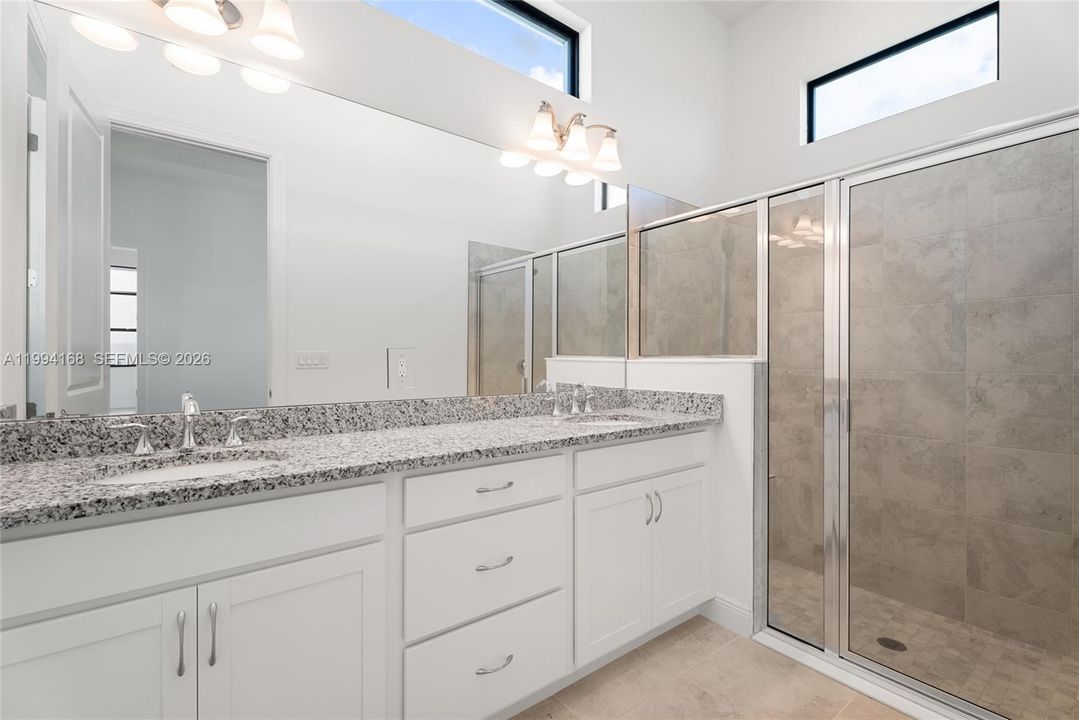 В аренду: $3,200 (2 спален, 2 ванн, 1667 Квадратных фут)