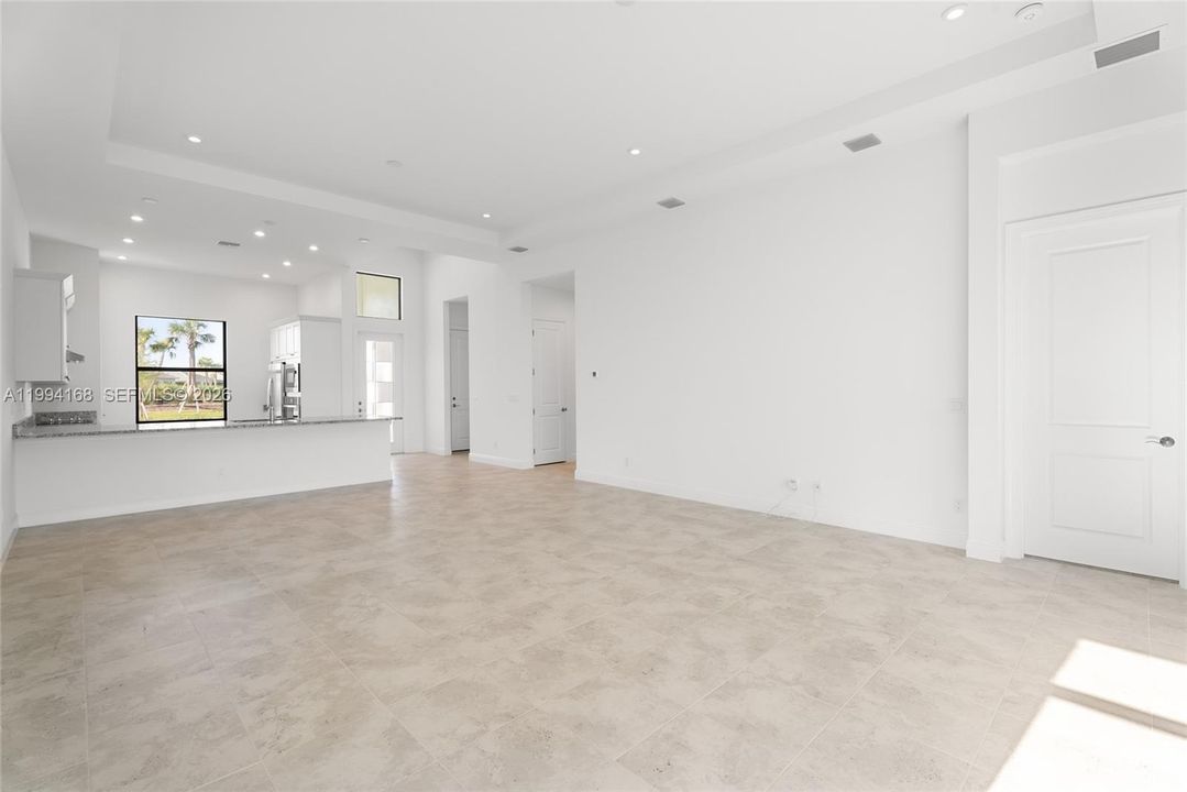 В аренду: $3,200 (2 спален, 2 ванн, 1667 Квадратных фут)