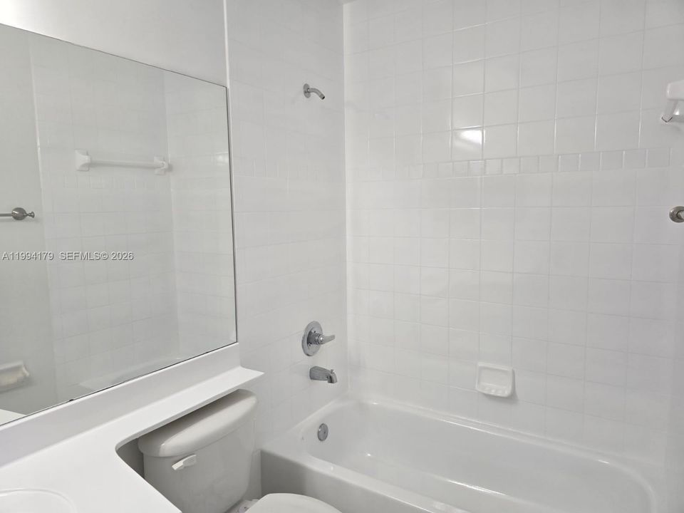 На продажу: $388,990 (3 спален, 3 ванн, 1270 Квадратных фут)