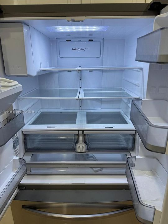 Под контрактом: $3,250 (3 спален, 2 ванн, 1442 Квадратных фут)