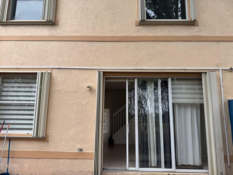 Под контрактом: $3,250 (3 спален, 2 ванн, 1442 Квадратных фут)
