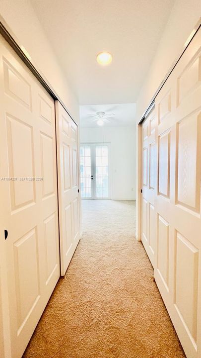 For Rent: $2,300 (1 beds, 1 baths, 719 Square Feet)