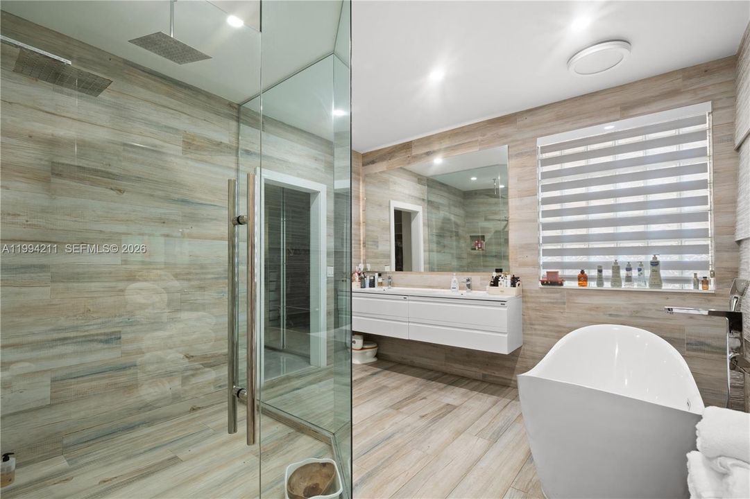 For Rent: $5,200 (4 beds, 3 baths, 2287 Square Feet)