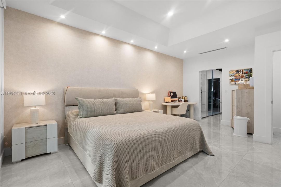 For Rent: $5,200 (4 beds, 3 baths, 2287 Square Feet)