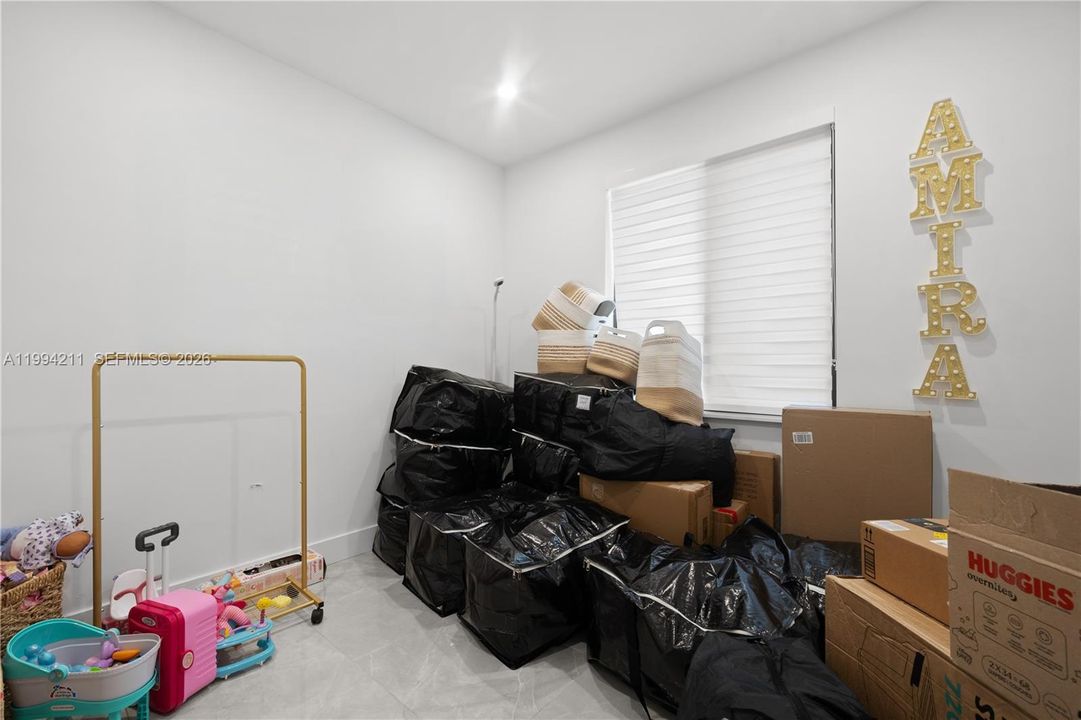 For Rent: $5,200 (4 beds, 3 baths, 2287 Square Feet)