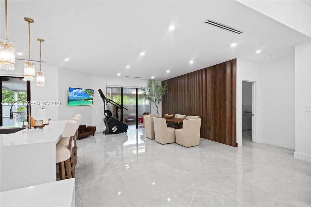 For Rent: $5,200 (4 beds, 3 baths, 2287 Square Feet)