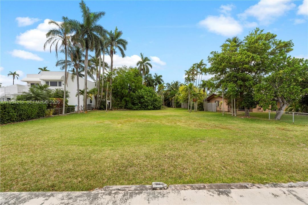 For Sale: $3,400,000 (0.45 acres)
