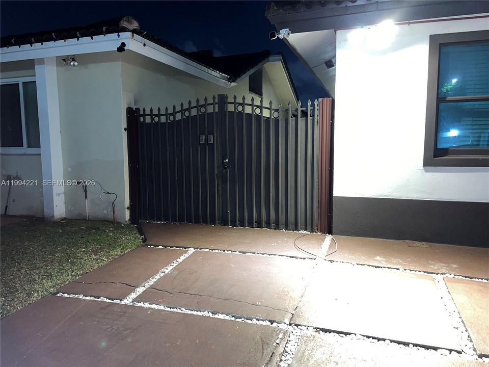 En Renta: $1,300 (0 camas, 2 baños, 1579 Pies cuadrados)