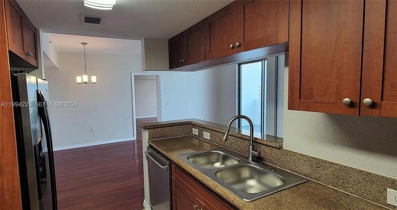 En Venta: $334,900 (2 camas, 2 baños, 984 Pies cuadrados)