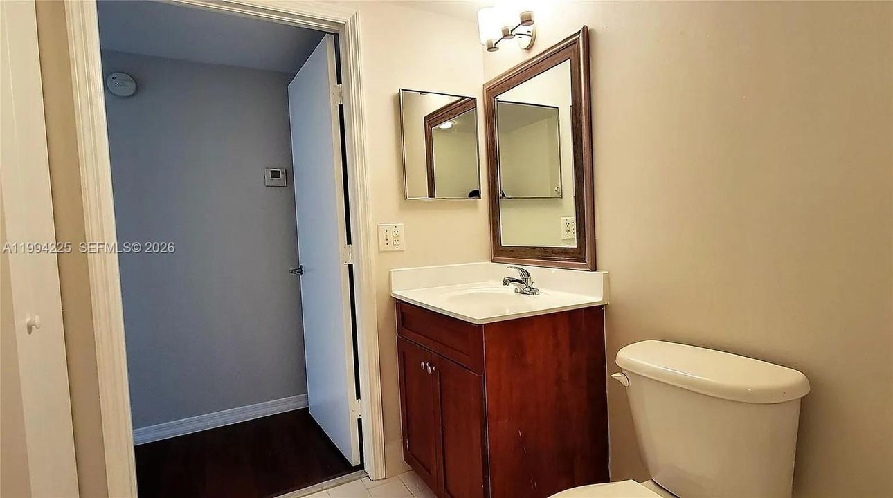 En Venta: $334,900 (2 camas, 2 baños, 984 Pies cuadrados)