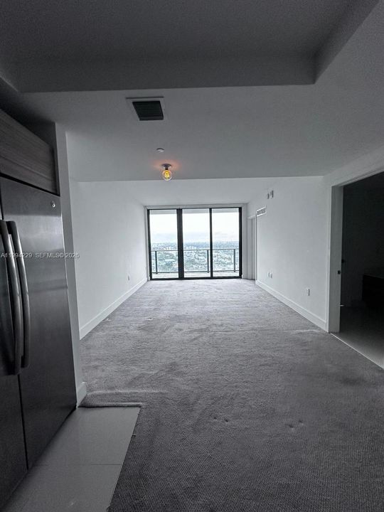 For Sale: $465,000 (1 beds, 1 baths, 612 Square Feet)