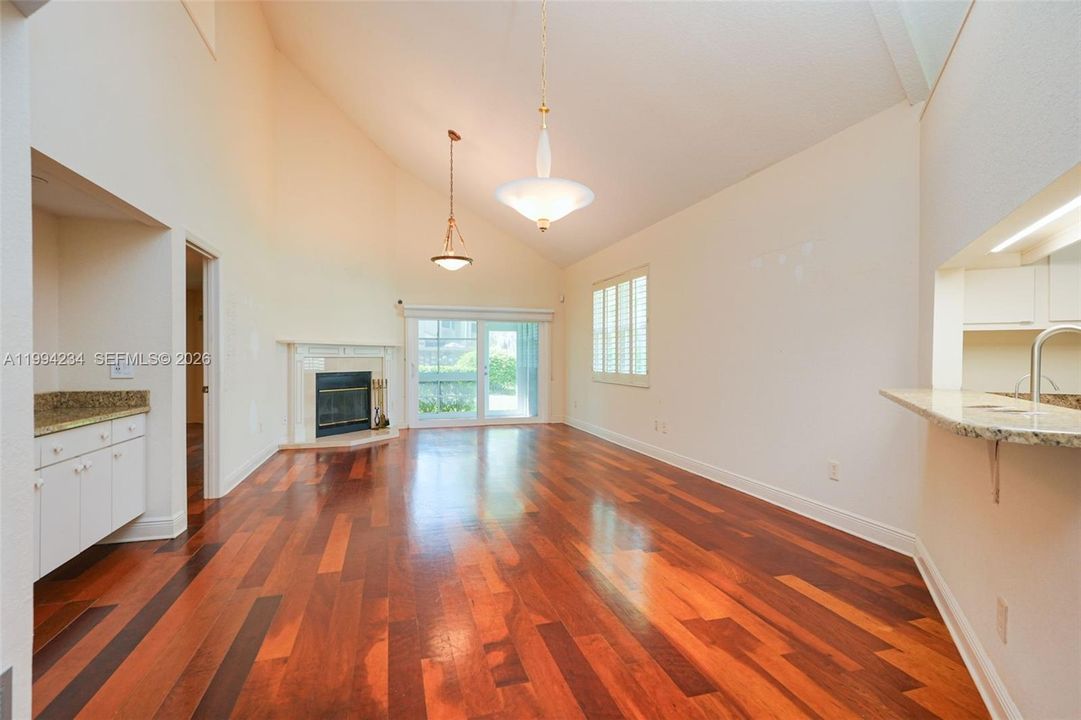 En Venta: $365,000 (3 camas, 2 baños, 1789 Pies cuadrados)