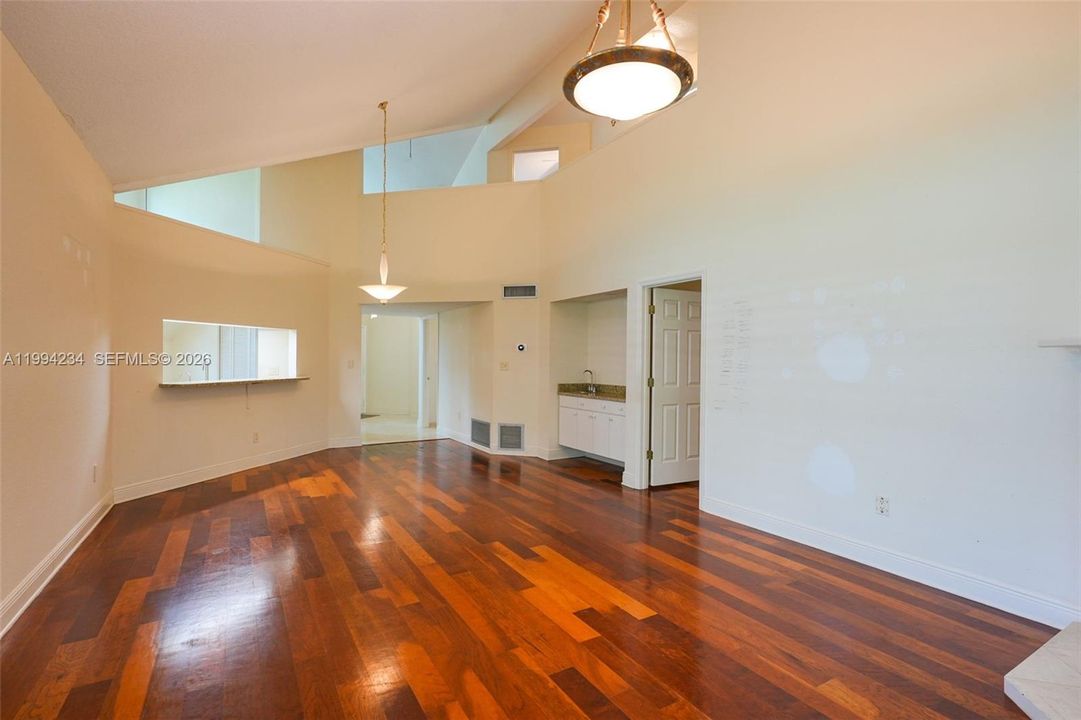 En Venta: $365,000 (3 camas, 2 baños, 1789 Pies cuadrados)