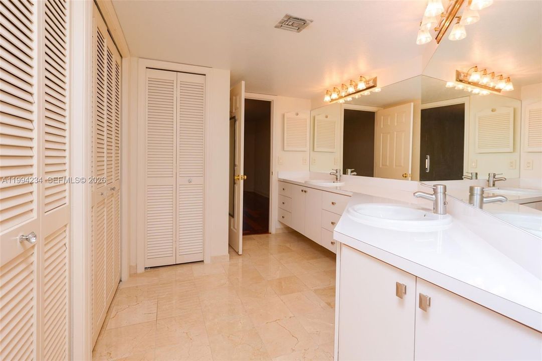 En Venta: $365,000 (3 camas, 2 baños, 1789 Pies cuadrados)