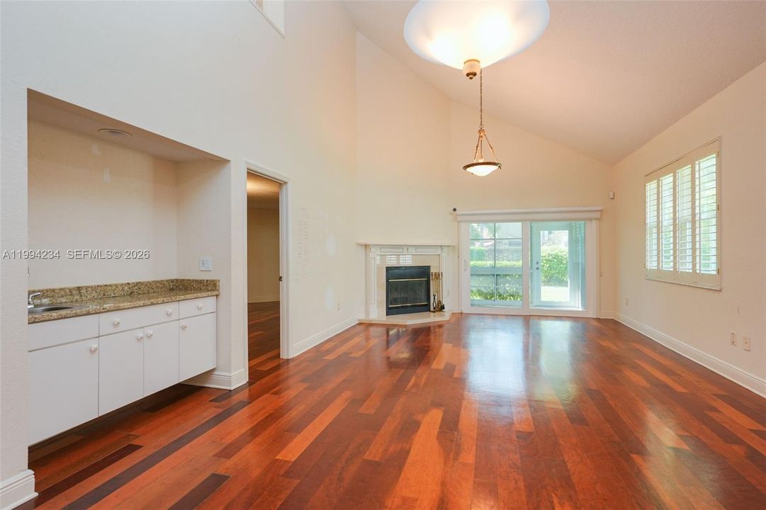 En Venta: $365,000 (3 camas, 2 baños, 1789 Pies cuadrados)