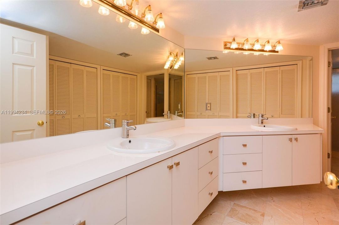 En Venta: $365,000 (3 camas, 2 baños, 1789 Pies cuadrados)