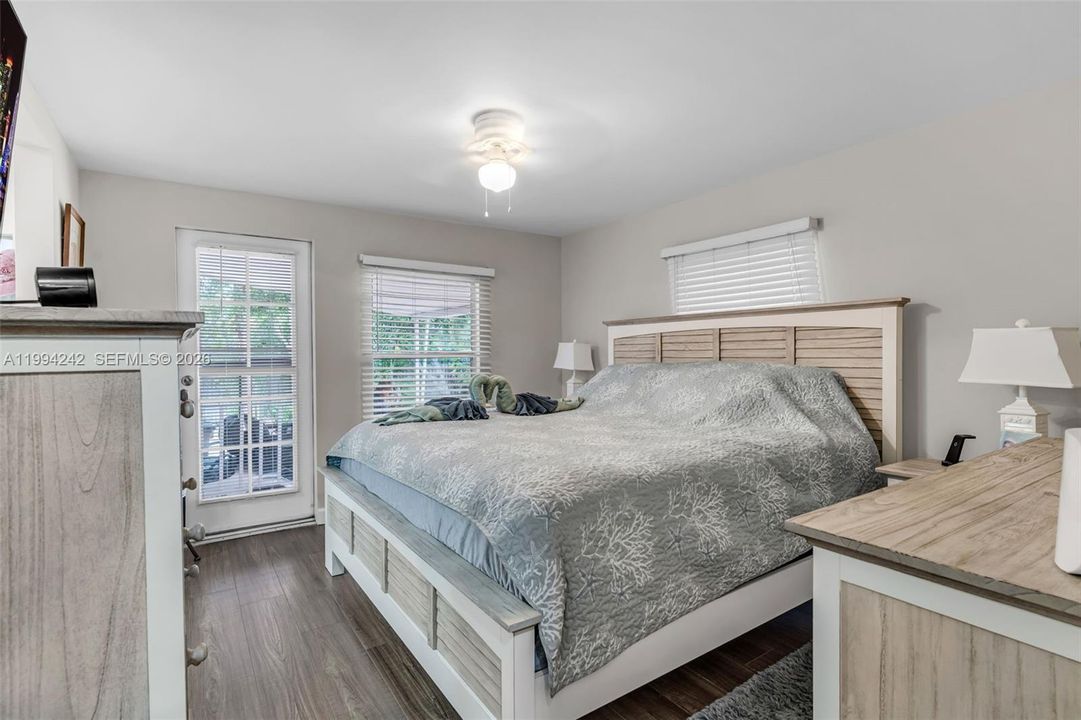 На продажу: $429,000 (2 спален, 2 ванн, 1080 Квадратных фут)