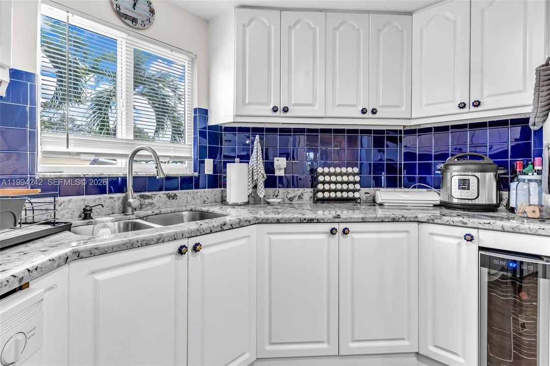 На продажу: $429,000 (2 спален, 2 ванн, 1080 Квадратных фут)