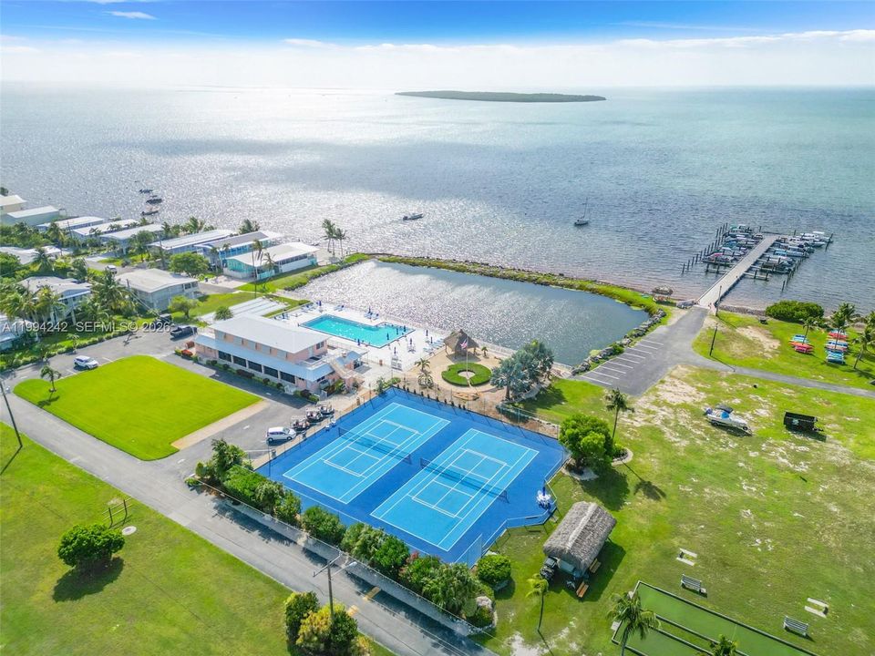 На продажу: $429,000 (2 спален, 2 ванн, 1080 Квадратных фут)