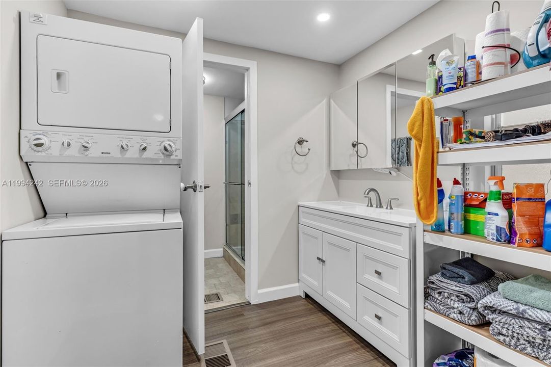 На продажу: $429,000 (2 спален, 2 ванн, 1080 Квадратных фут)