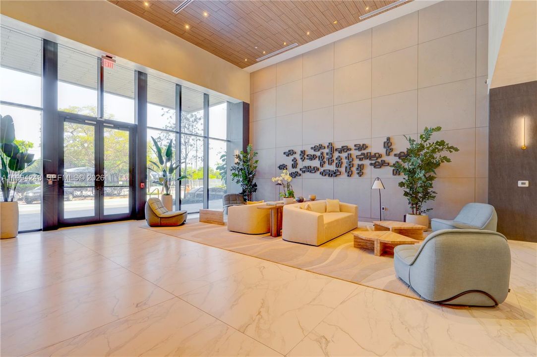 For Sale: $1,529,000 (2 beds, 2 baths, 802 Square Feet)