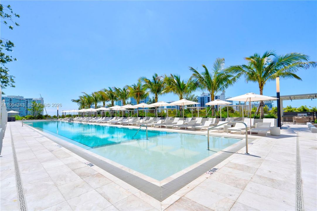 For Sale: $1,529,000 (2 beds, 2 baths, 802 Square Feet)