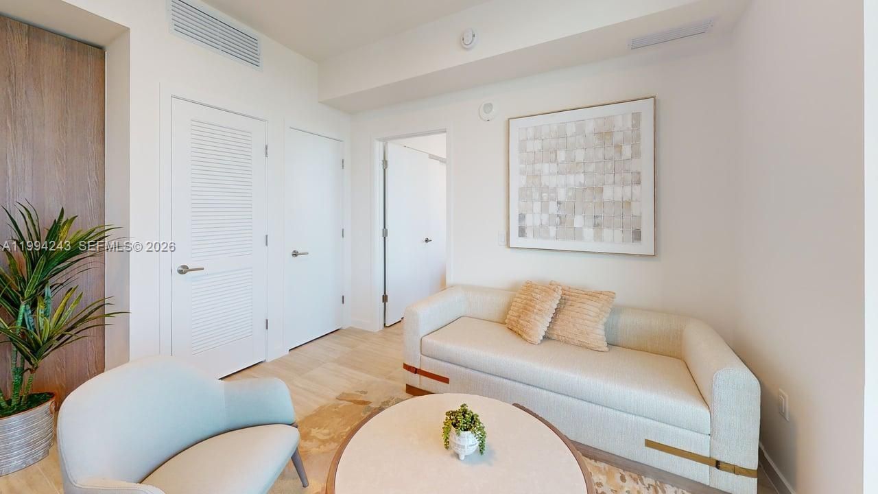 For Sale: $1,529,000 (2 beds, 2 baths, 802 Square Feet)