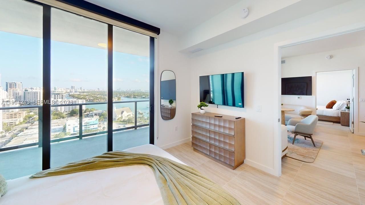 For Sale: $1,529,000 (2 beds, 2 baths, 802 Square Feet)
