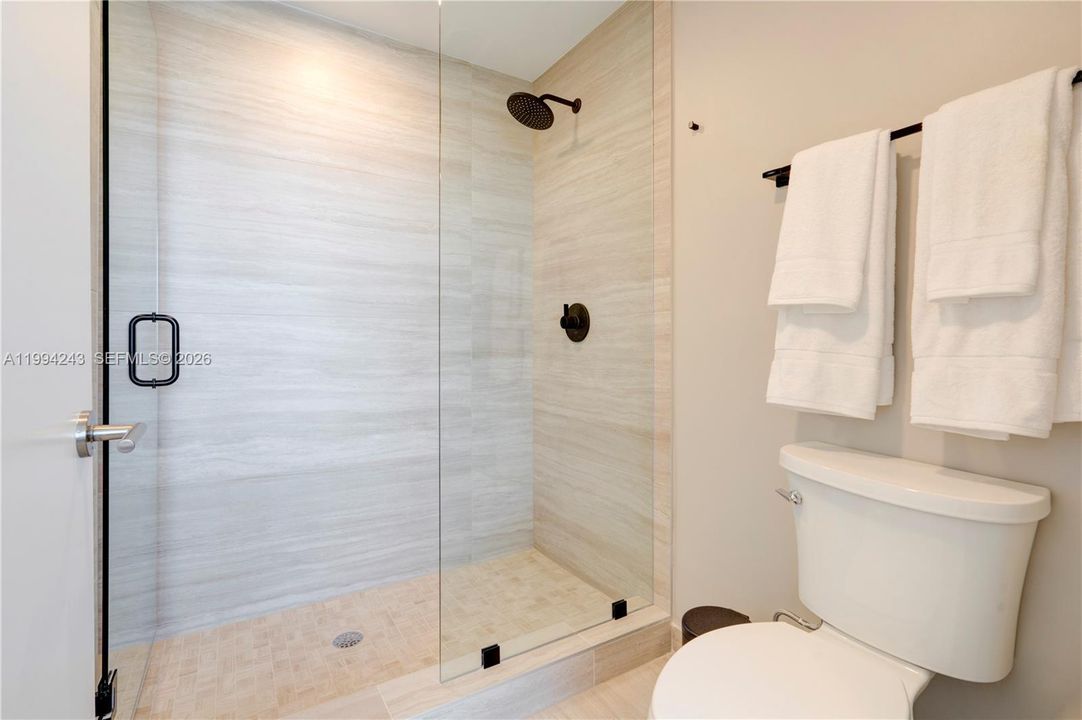 For Sale: $1,529,000 (2 beds, 2 baths, 802 Square Feet)