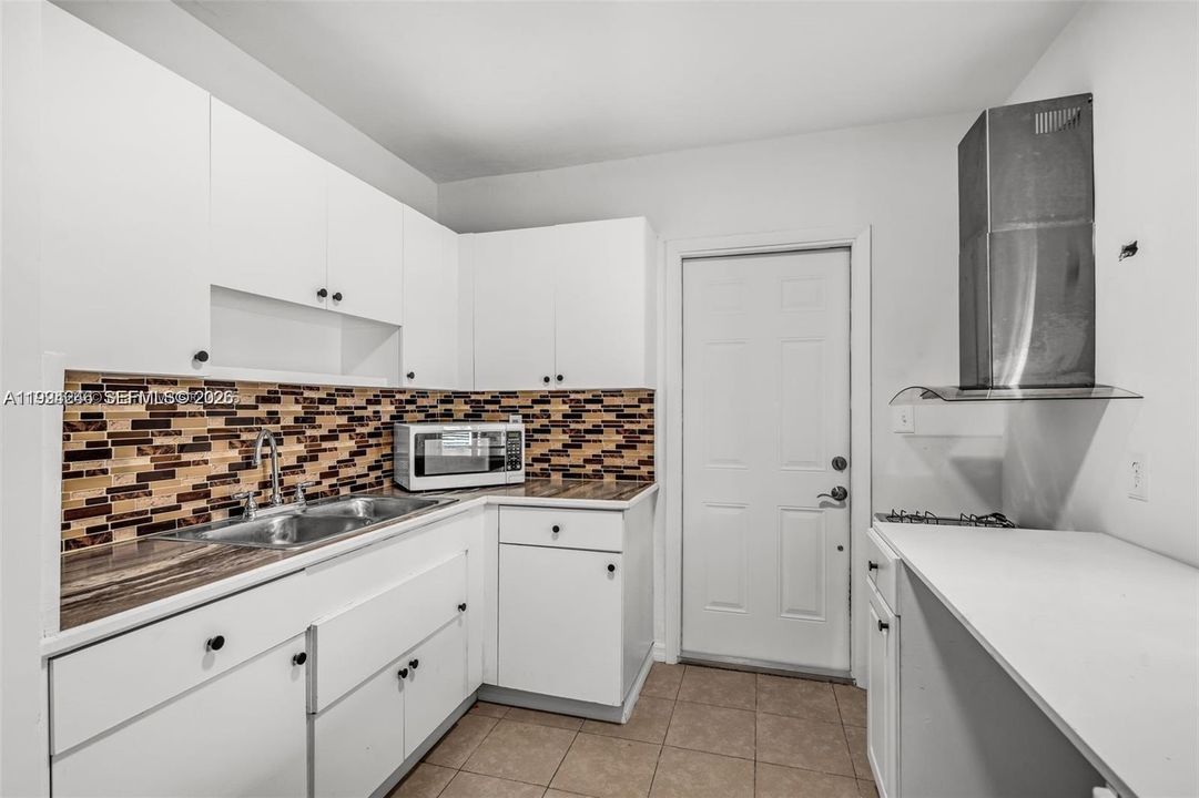 En Venta: $1,099,000 (3 camas, 3 baños, 1100 Pies cuadrados)