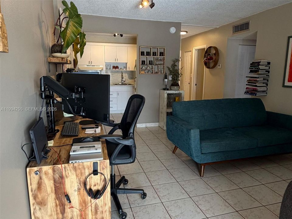 В аренду: $1,875 (1 спален, 1 ванн, 591 Квадратных фут)