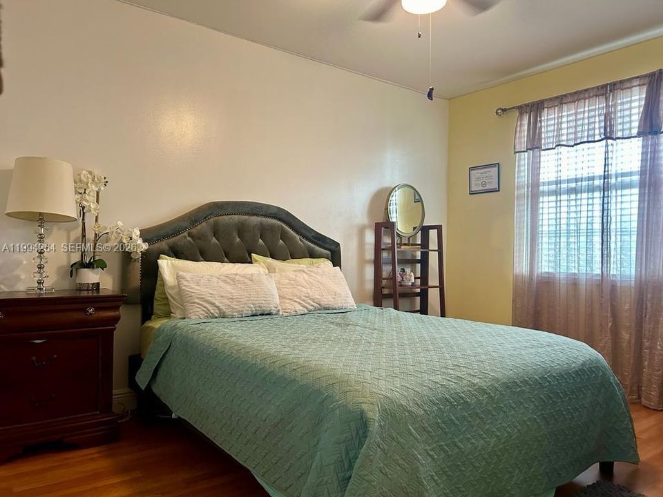 For Rent: $4,000 (4 beds, 2 baths, 1810 Square Feet)