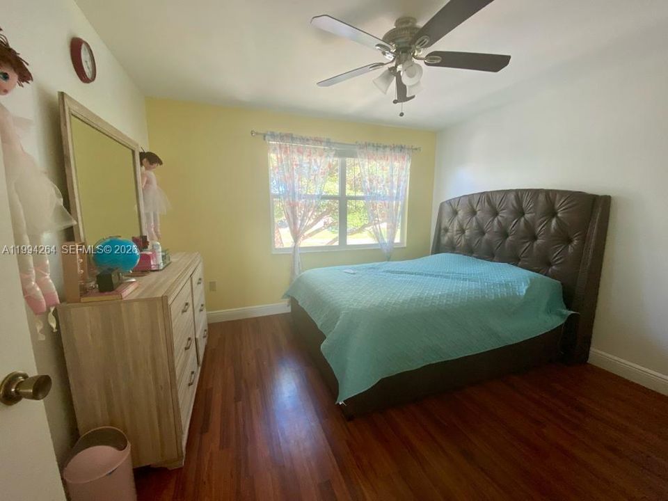 For Rent: $4,000 (4 beds, 2 baths, 1810 Square Feet)
