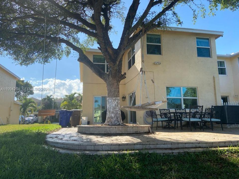 For Rent: $4,000 (4 beds, 2 baths, 1810 Square Feet)