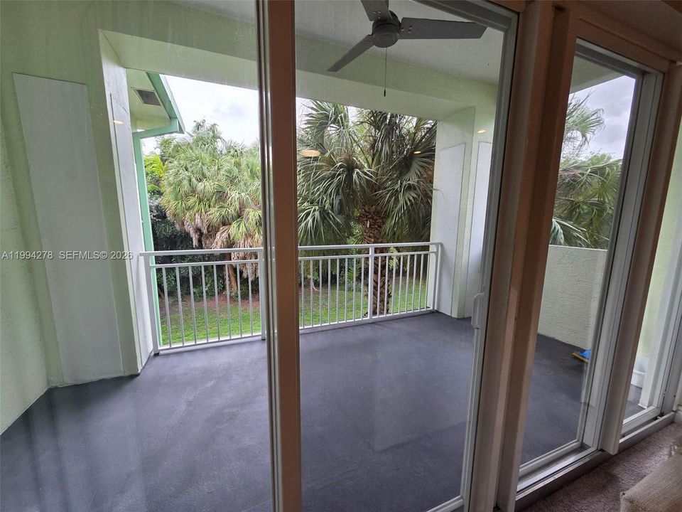 For Sale: $265,000 (1 beds, 2 baths, 1070 Square Feet)