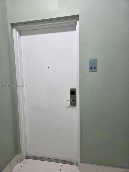 For Sale: $265,000 (1 beds, 2 baths, 1070 Square Feet)