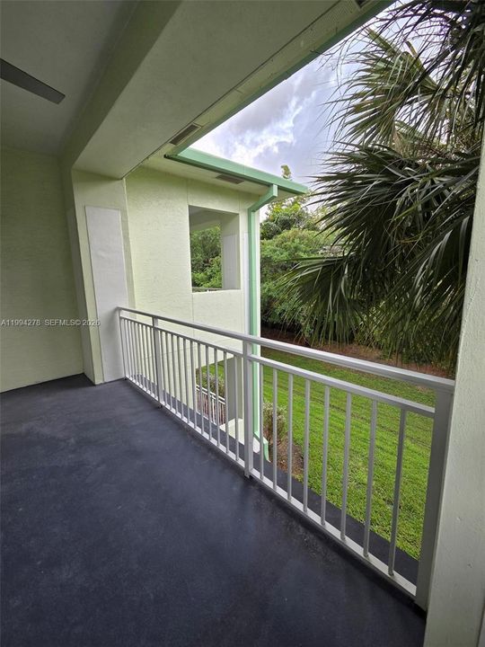 For Sale: $265,000 (1 beds, 2 baths, 1070 Square Feet)