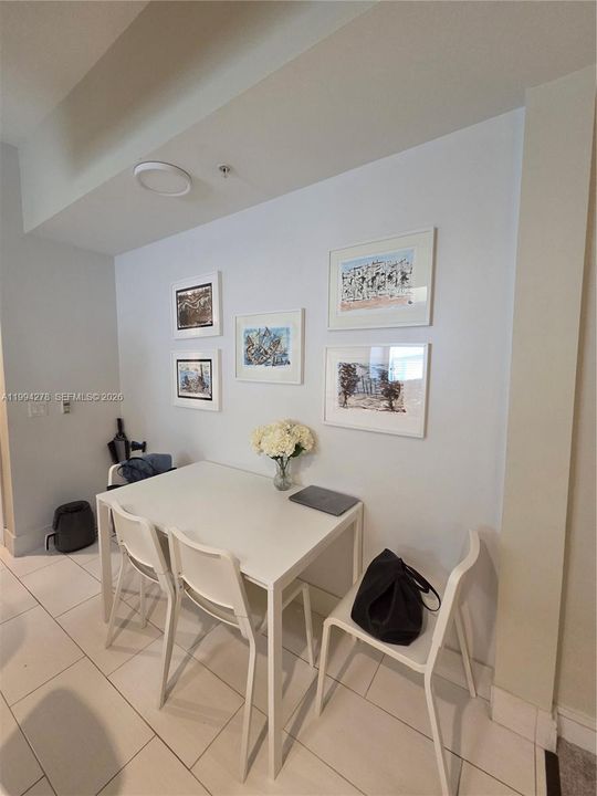 For Sale: $265,000 (1 beds, 2 baths, 1070 Square Feet)