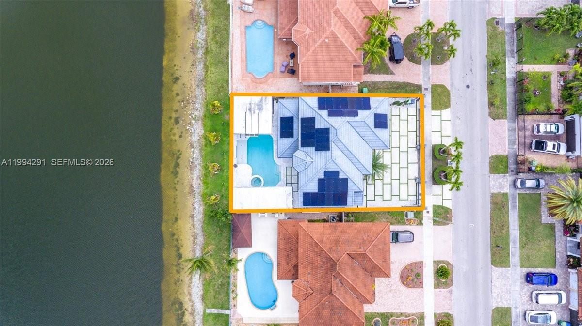 Недавно продано: $960,000 (4 спален, 3 ванн, 2328 Квадратных фут)