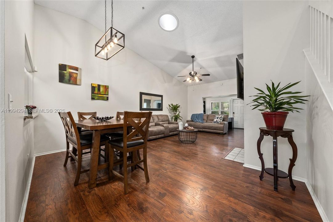 En Venta: $349,999 (3 camas, 2 baños, 0 Pies cuadrados)
