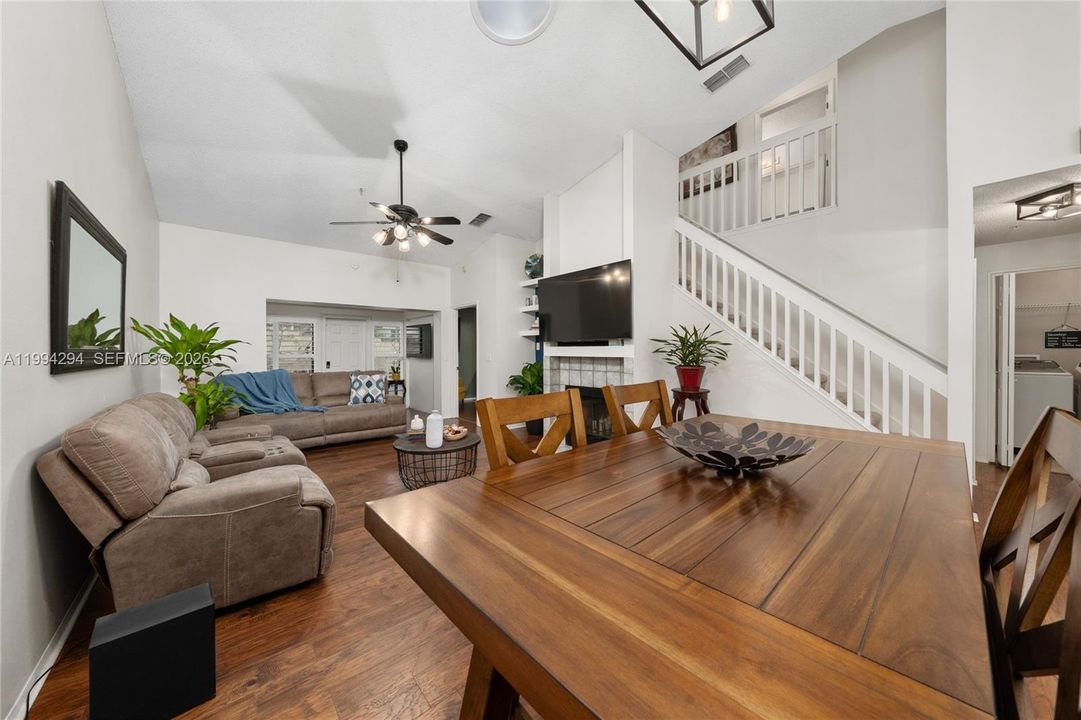 En Venta: $349,999 (3 camas, 2 baños, 0 Pies cuadrados)