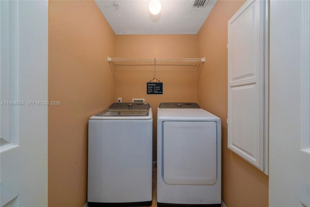 En Venta: $349,999 (3 camas, 2 baños, 0 Pies cuadrados)