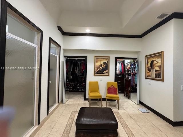 En Venta: $1,099,000 (5 camas, 3 baños, 3053 Pies cuadrados)