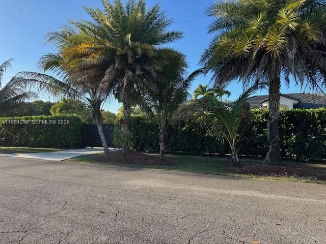 En Venta: $1,099,000 (5 camas, 3 baños, 3053 Pies cuadrados)