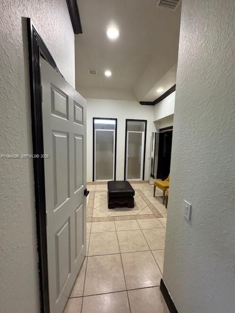 En Venta: $1,099,000 (5 camas, 3 baños, 3053 Pies cuadrados)
