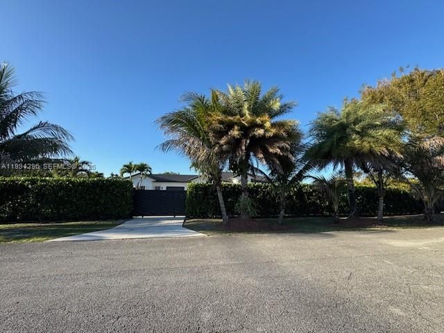 En Venta: $1,099,000 (5 camas, 3 baños, 3053 Pies cuadrados)
