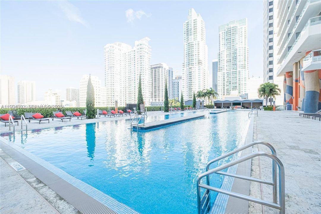 待售: $315,000 (0 贝兹, 1 浴室, 484 平方英尺)