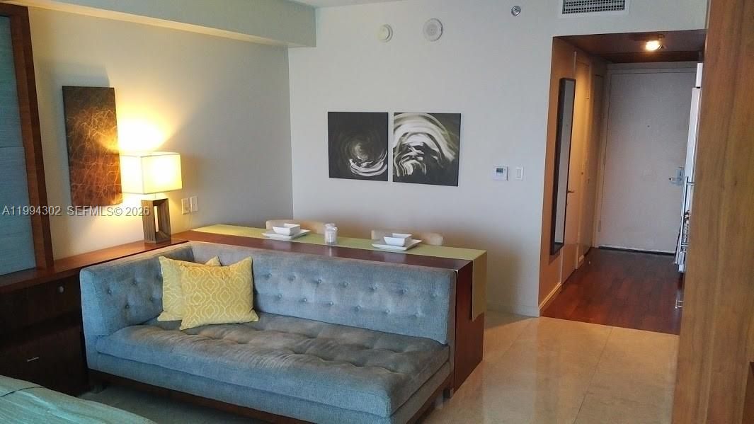 待售: $315,000 (0 贝兹, 1 浴室, 484 平方英尺)