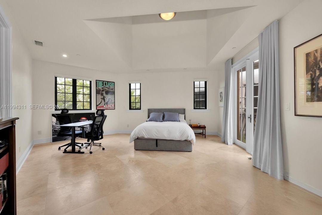 For Sale: $5,900,000 (4 beds, 4 baths, 5010 Square Feet)